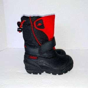 Tundra slip on winter boots for little boys. Water resistant mid c…